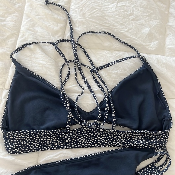 Blue and White Dotted Roxy Bikini Set - Size Small - Excellent condition - Picture 7 of 12